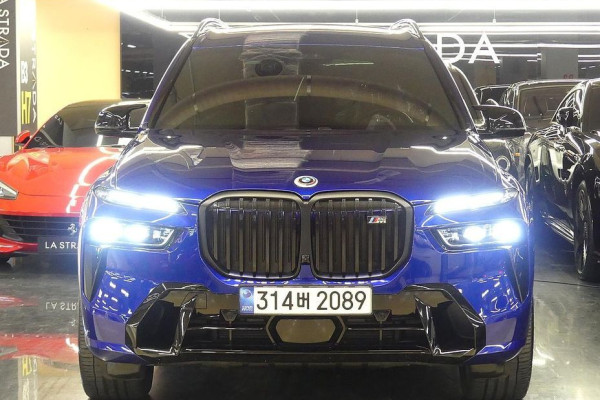2022 BMW X7 с пробегом 27 497 км