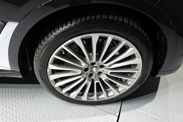 2022 BMW X7 с пробегом 34 112 км