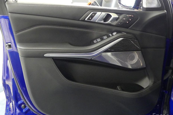 2022 BMW X7 с пробегом 27 497 км