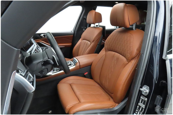 2022 BMW X7 с пробегом 35 484 км