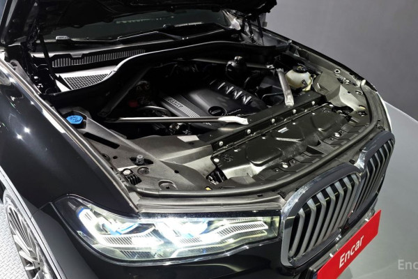 2022 BMW X7 с пробегом 34 112 км