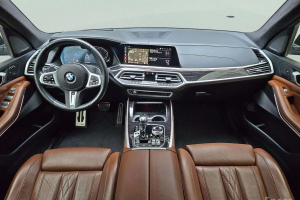 2022 BMW X7 с пробегом 32 428 км