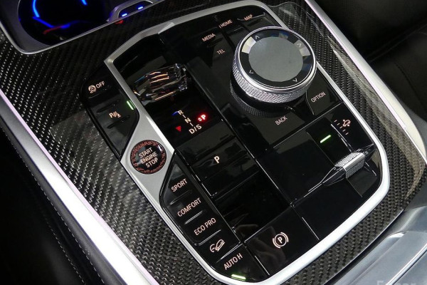 2022 BMW X7 с пробегом 27 497 км