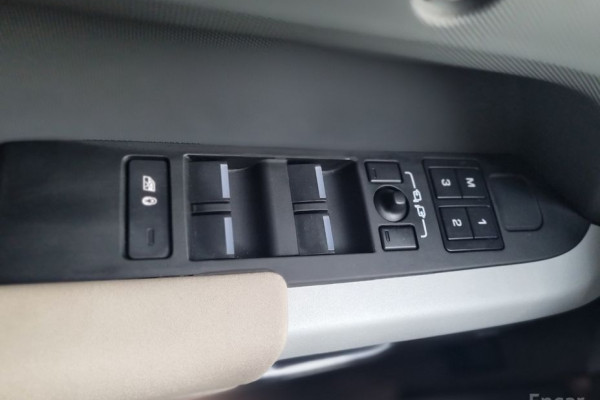 2023 Land Rover Defender с пробегом 45 489 км