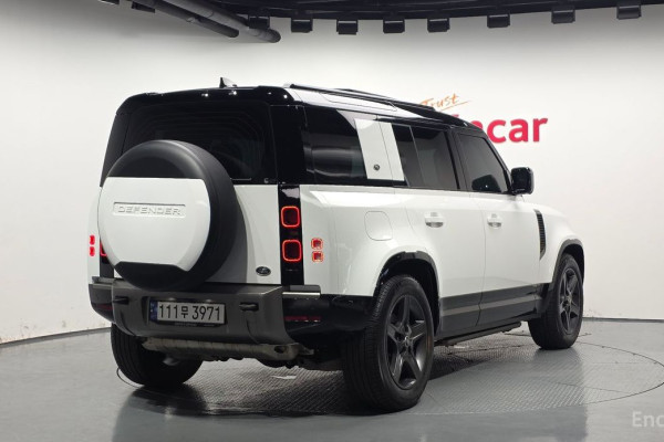 2023 Land Rover Defender с пробегом 32 215 км