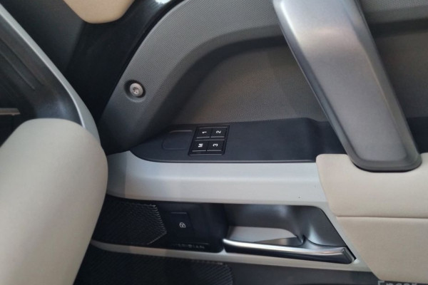 2023 Land Rover Defender с пробегом 45 489 км