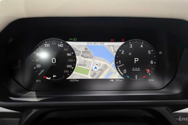 2023 Land Rover Defender с пробегом 32 215 км