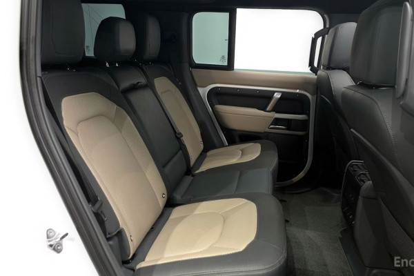 2023 Land Rover Defender с пробегом 32 215 км