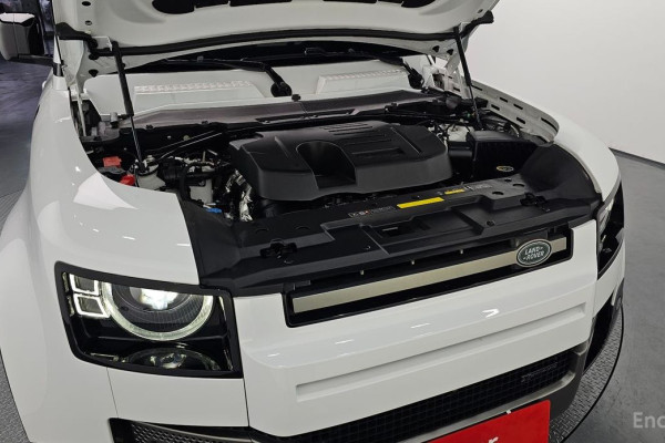 2023 Land Rover Defender с пробегом 24 985 км