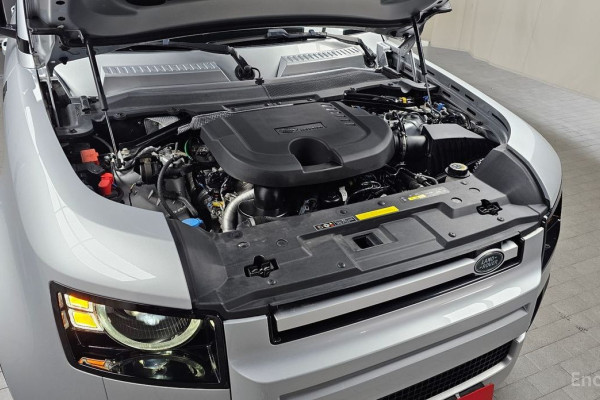 2023 Land Rover Defender с пробегом 31 567 км