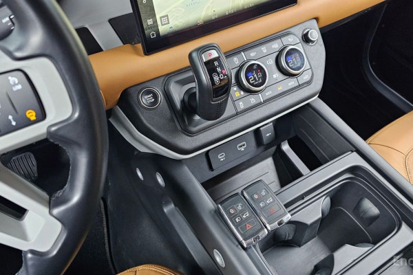 2023 Land Rover Defender с пробегом 31 567 км