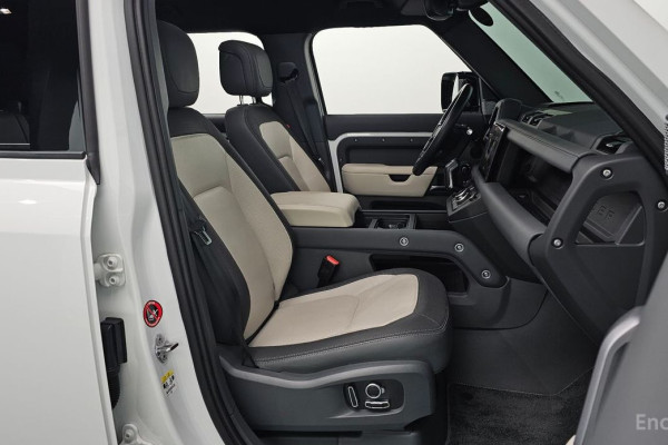 2023 Land Rover Defender с пробегом 24 985 км