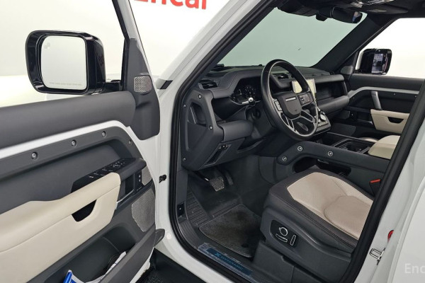 2023 Land Rover Defender с пробегом 24 985 км