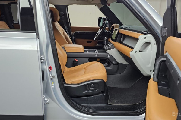 2023 Land Rover Defender с пробегом 31 567 км