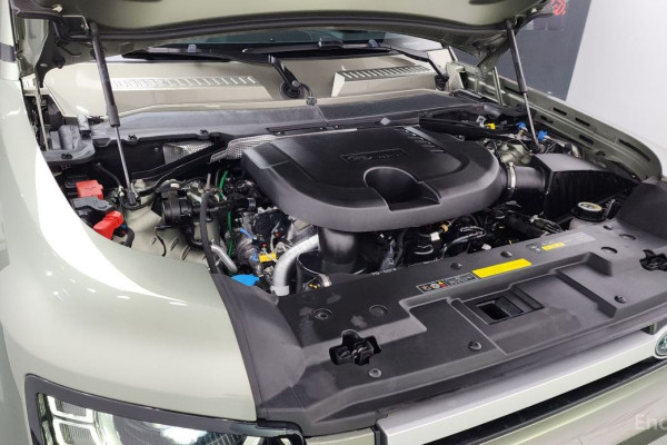 2022 Land Rover Defender с пробегом 46 901 км