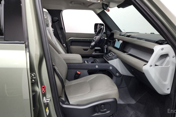 2022 Land Rover Defender с пробегом 46 901 км