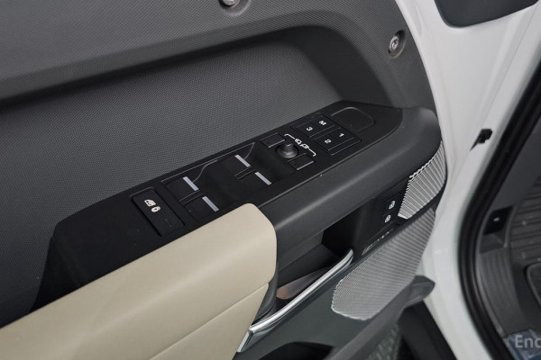 2023 Land Rover Defender с пробегом 24 985 км