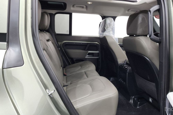 2022 Land Rover Defender с пробегом 46 901 км