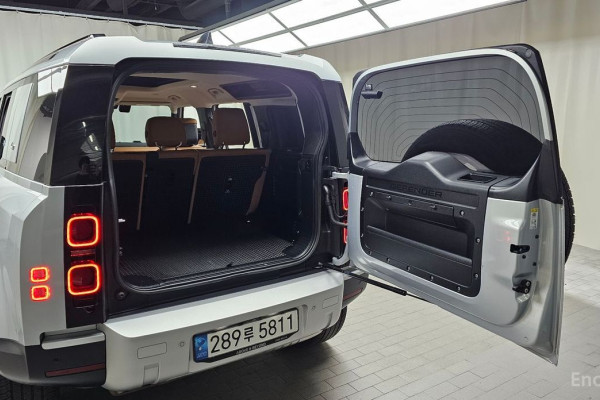 2023 Land Rover Defender с пробегом 31 567 км