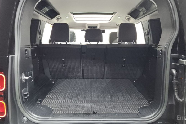 2022 Land Rover Defender с пробегом 46 901 км