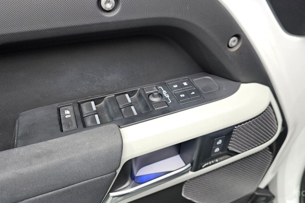 2023 Land Rover Defender с пробегом 52 588 км