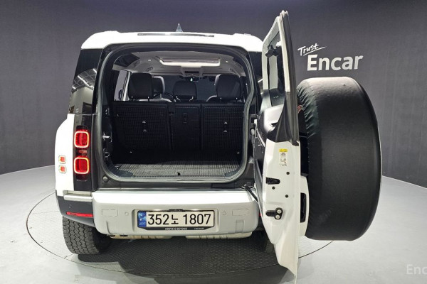 2023 Land Rover Defender с пробегом 52 588 км