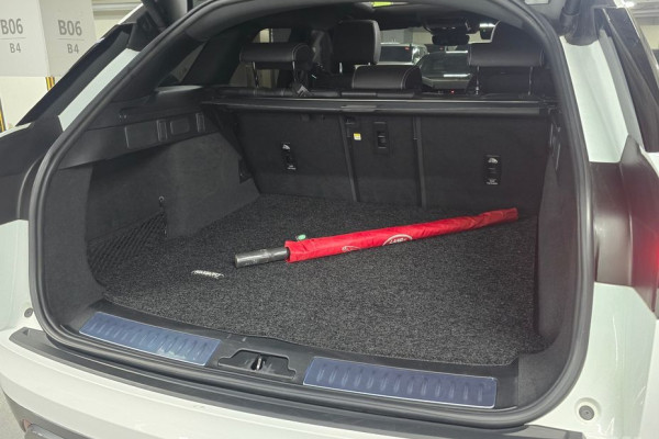 2023 Land Rover Range Rover Velar с пробегом 49 795 км