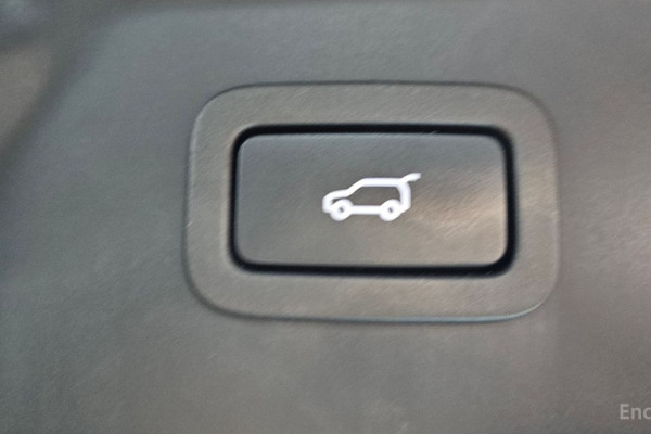 2022 Land Rover Range Rover Velar с пробегом 40 599 км