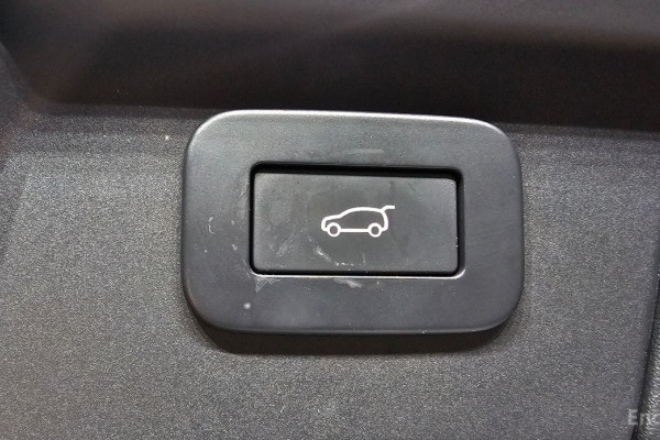 2022 Land Rover Range Rover Velar с пробегом 50 507 км