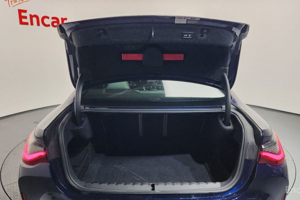 2022 BMW M4 с пробегом 85 850 км