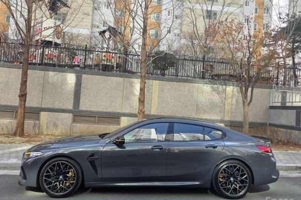 2021 BMW M8 с пробегом 91 330 км