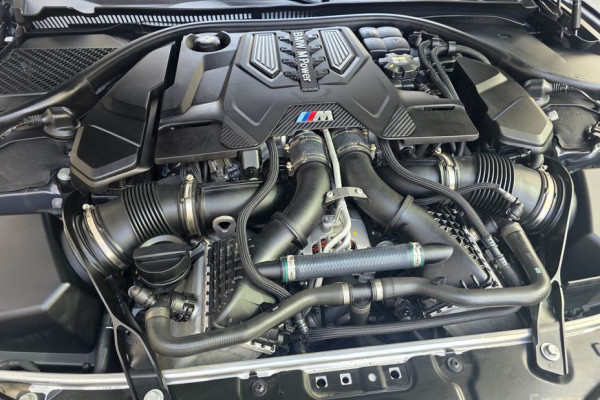 2021 BMW M8 с пробегом 91 330 км