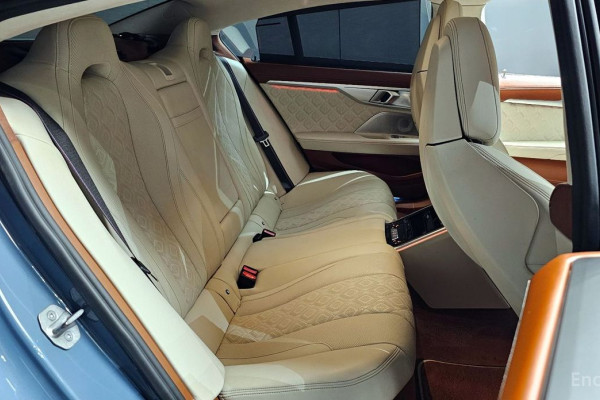 2022 BMW M8 с пробегом 48 473 км