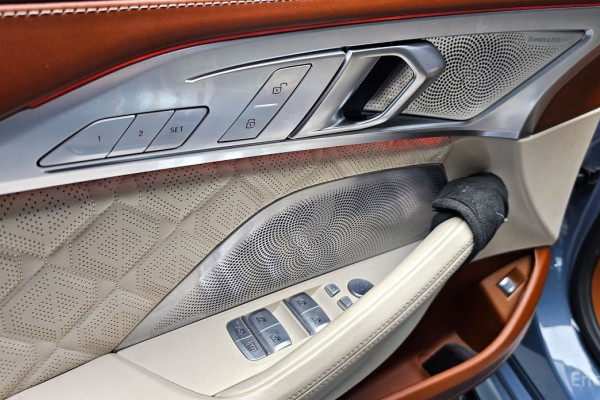 2022 BMW M8 с пробегом 48 473 км