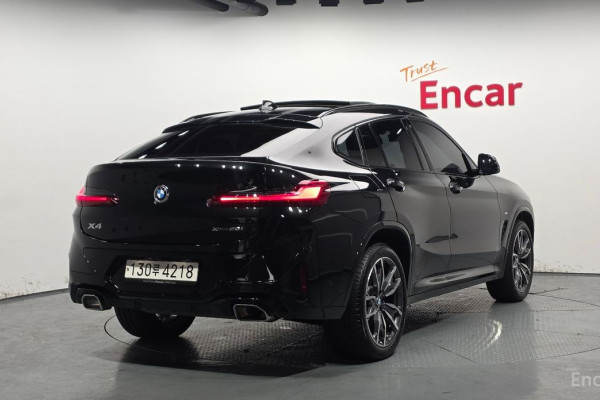 2024 BMW X4 с пробегом 8 932 км