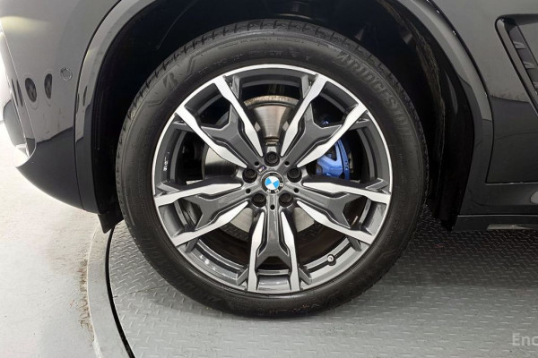 2024 BMW X4 с пробегом 8 932 км