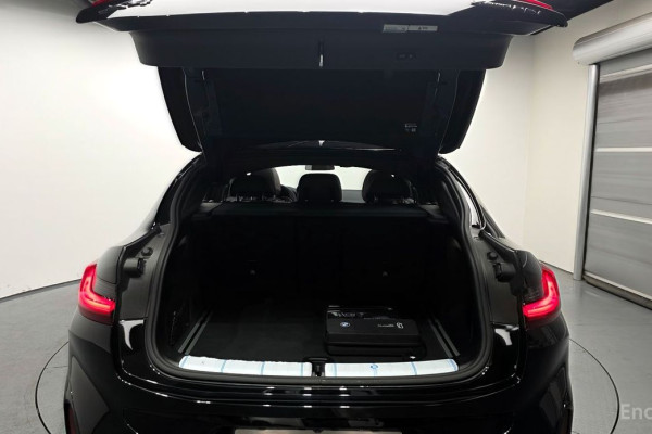 2024 BMW X4 с пробегом 8 932 км