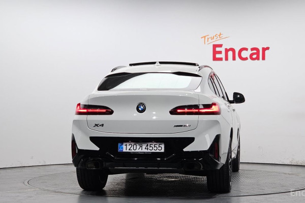 2025 BMW X4 с пробегом 6 971 км