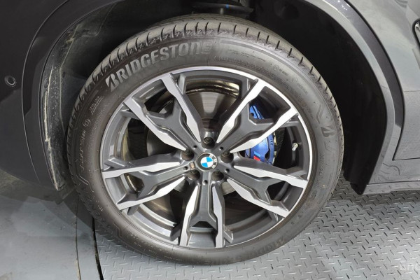 2025 BMW X4 с пробегом 9 175 км