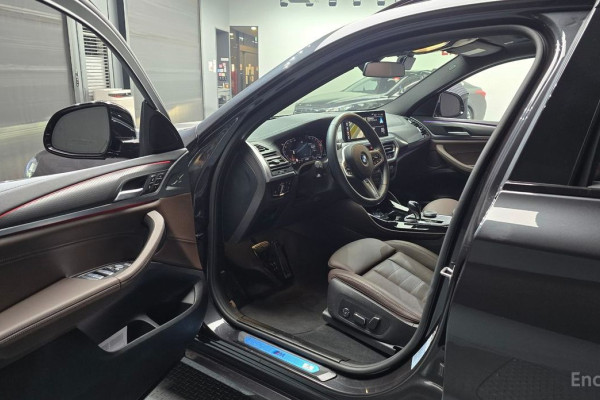 2025 BMW X4 с пробегом 9 175 км