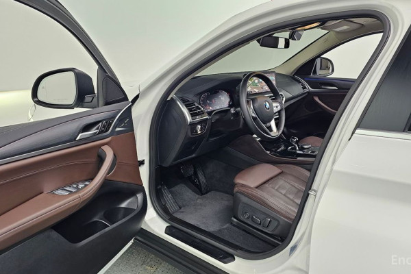 2025 BMW X4 с пробегом 8 768 км