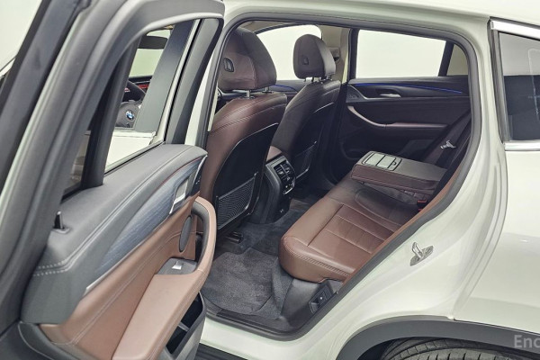 2025 BMW X4 с пробегом 8 768 км