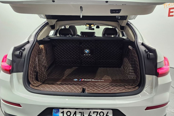 2025 BMW X4 с пробегом 8 768 км