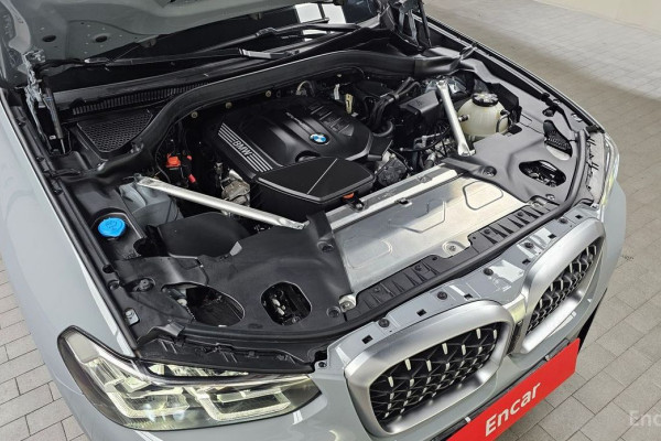 2023 BMW X4 с пробегом 15 897 км