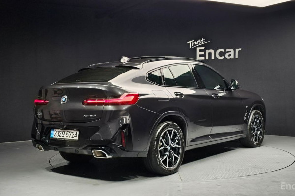 2023 BMW X4 с пробегом 23 643 км