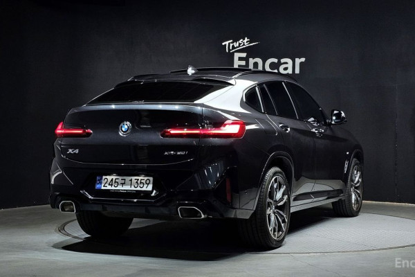 2024 BMW X4 с пробегом 10 698 км