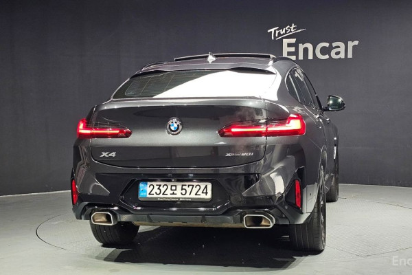 2023 BMW X4 с пробегом 23 643 км