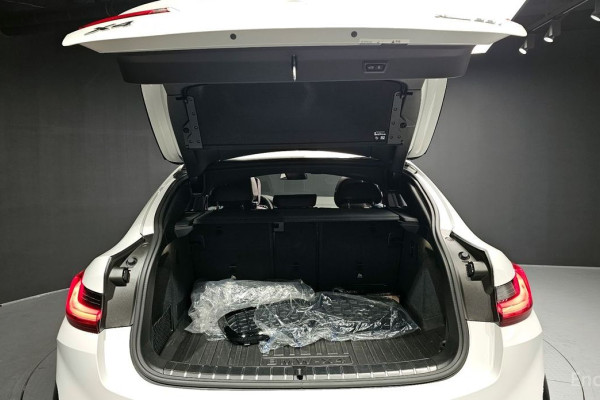 2024 BMW X4 с пробегом 14 359 км