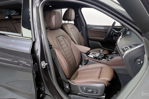 2025 BMW X4 с пробегом 8 107 км