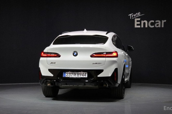 2025 BMW X4 с пробегом 9 698 км